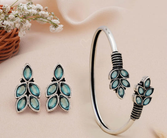 Traditional Leaf Design Bracelet with Matching Earrings